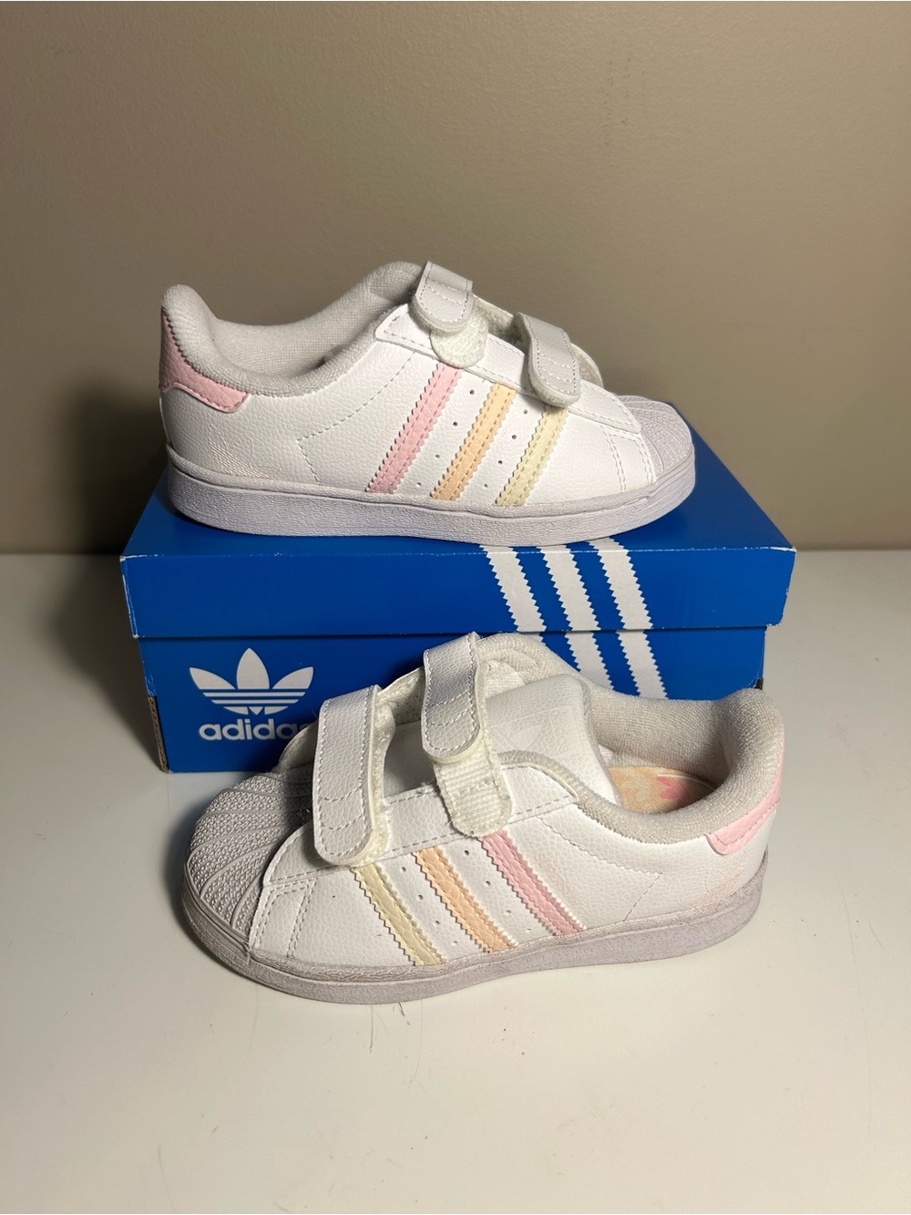 Adidas- sneakers, white, 9 kids sw